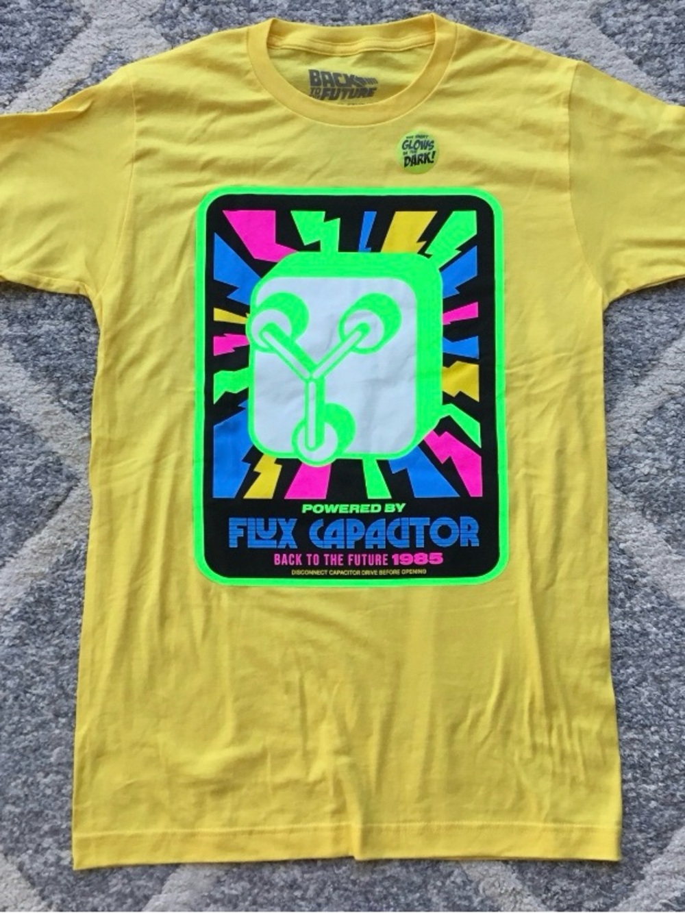 NWT Glow in the Dark Yellow Flux Capacitor Graphic T-Shirt, Sz S